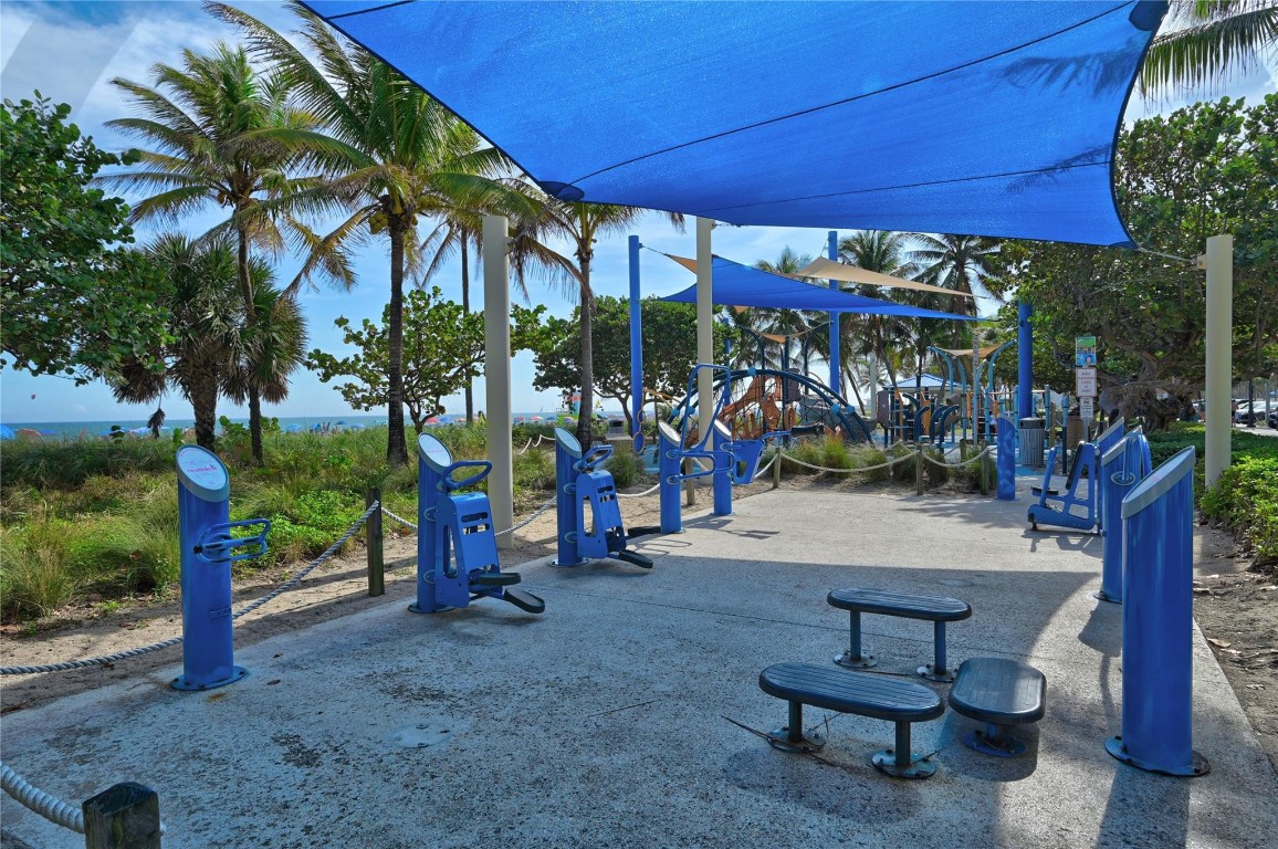 Silver Thatch - Residential