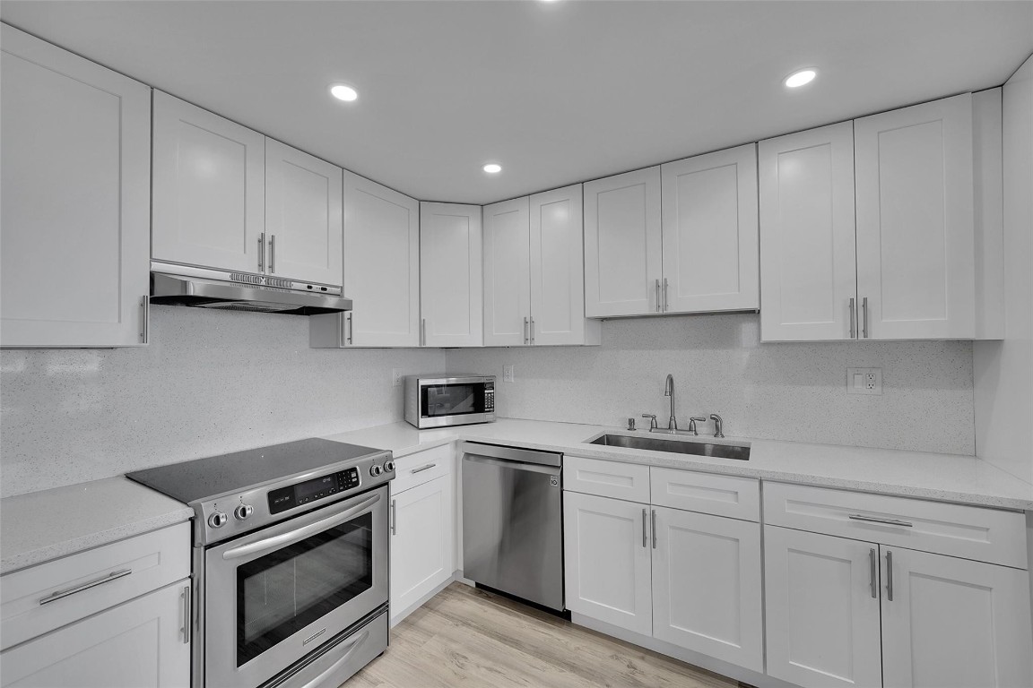 Silver Thatch - Residential