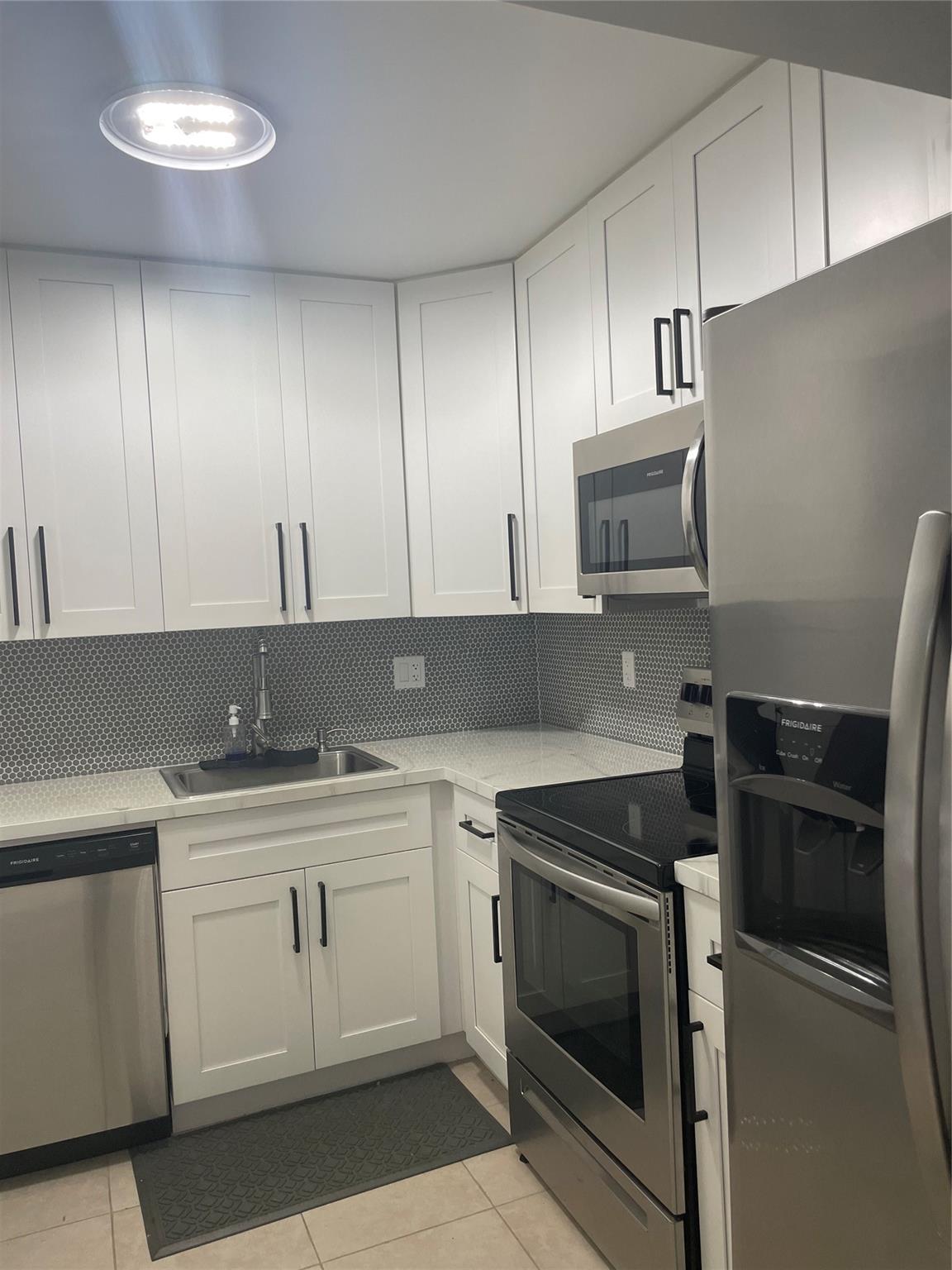 RAMBLEWOOD COURT - Residential