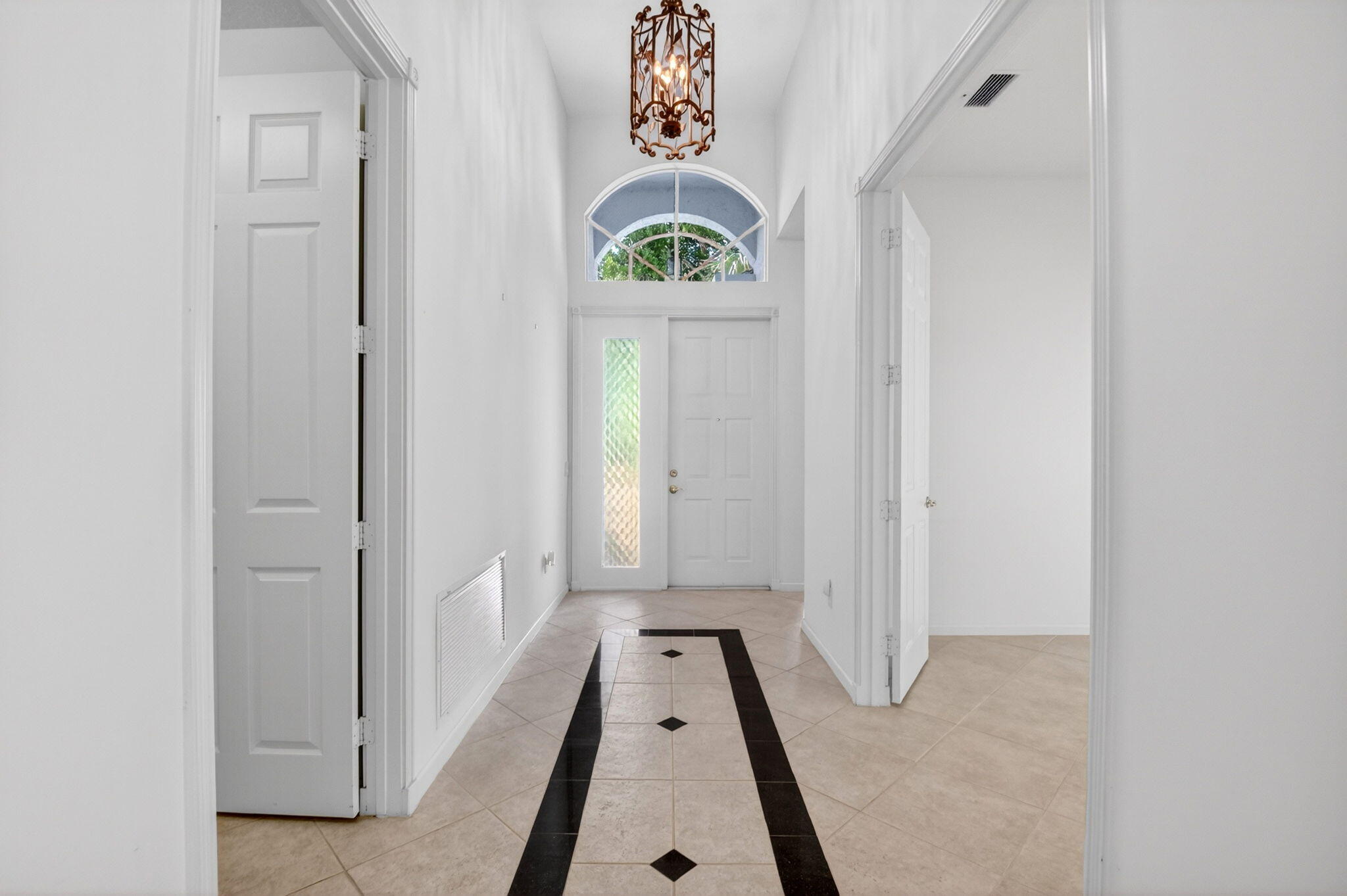 VALENCIA SHORES - Residential