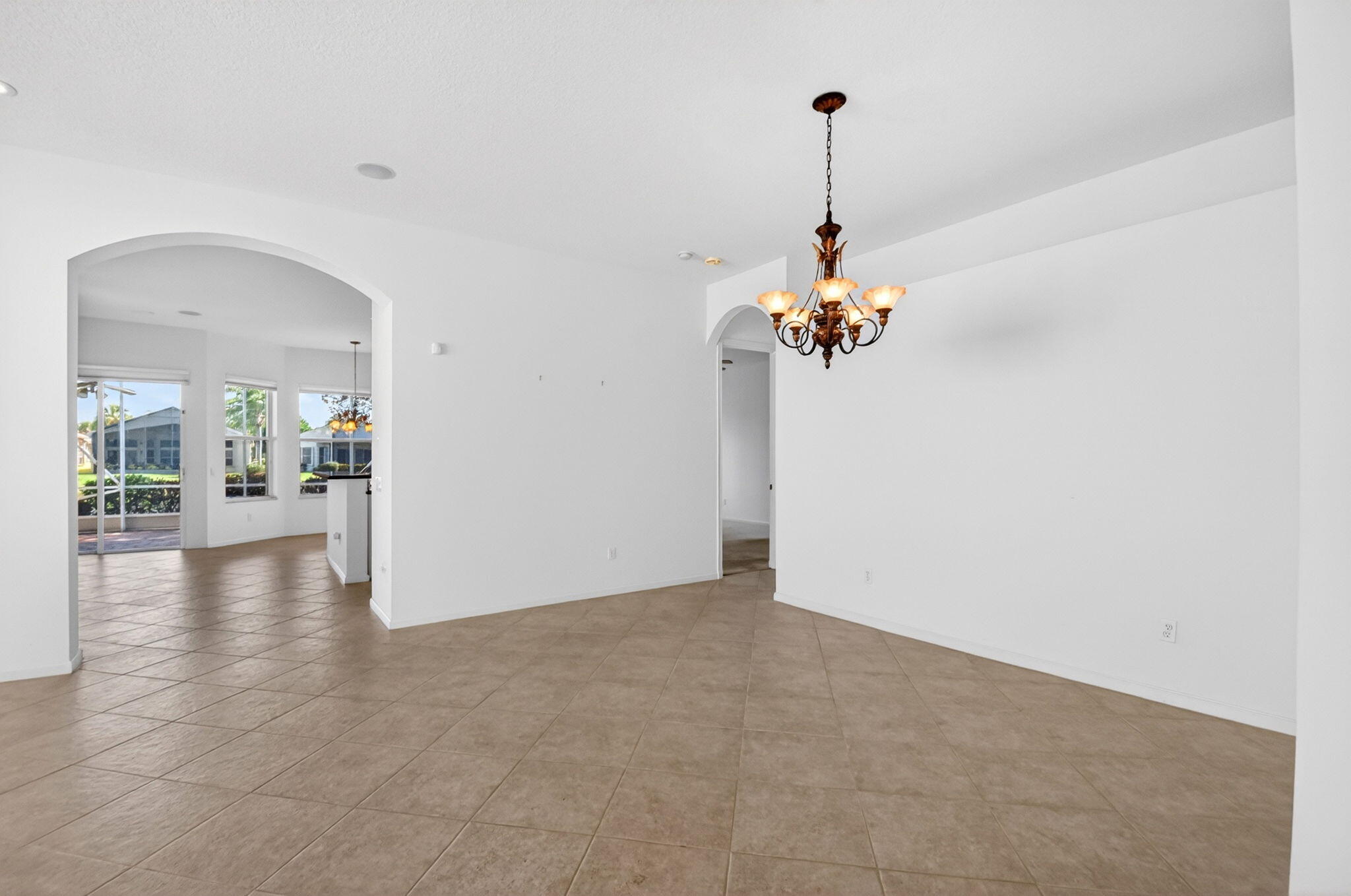 VALENCIA SHORES - Residential