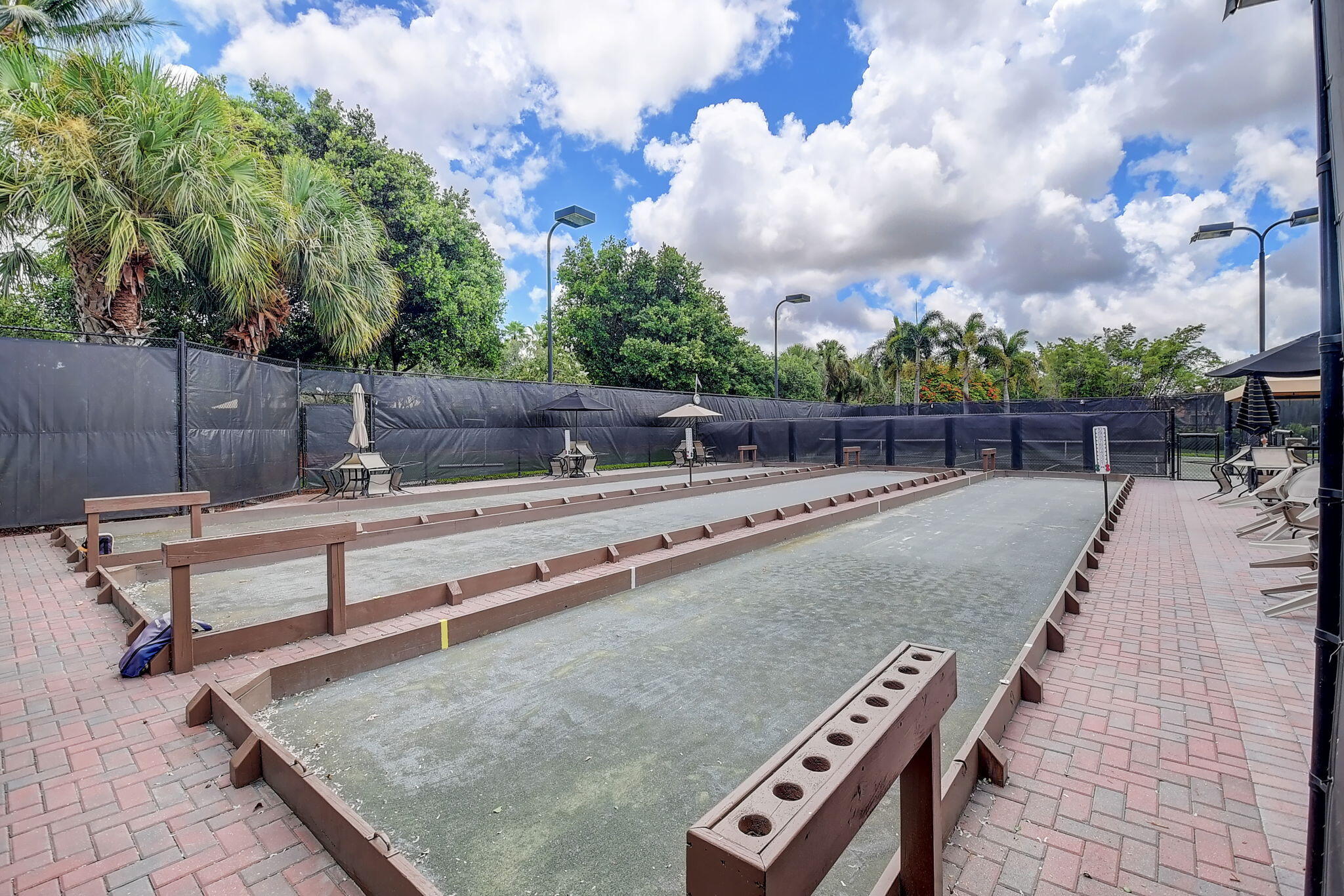 VALENCIA SHORES - Residential