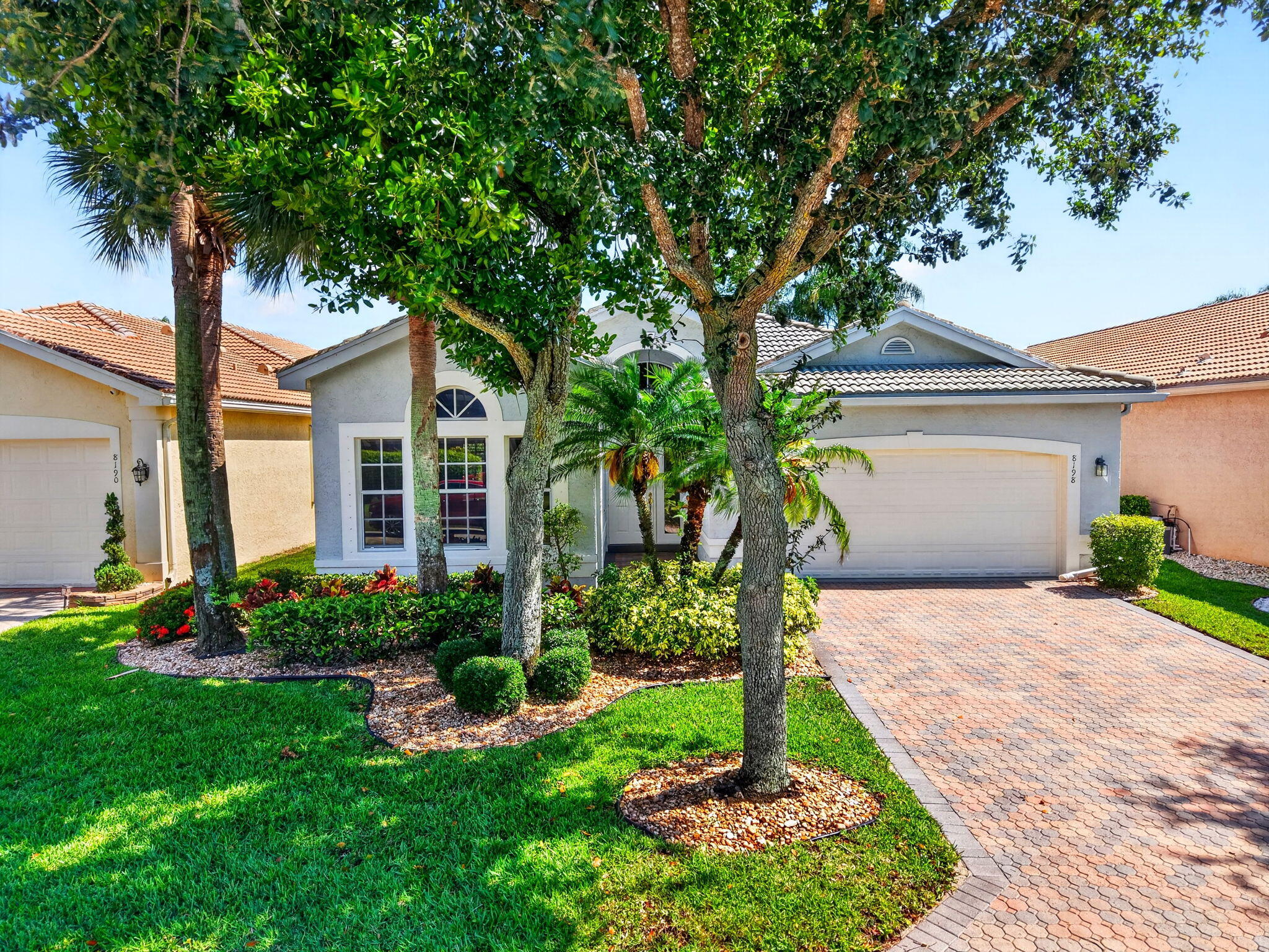 VALENCIA SHORES - Residential