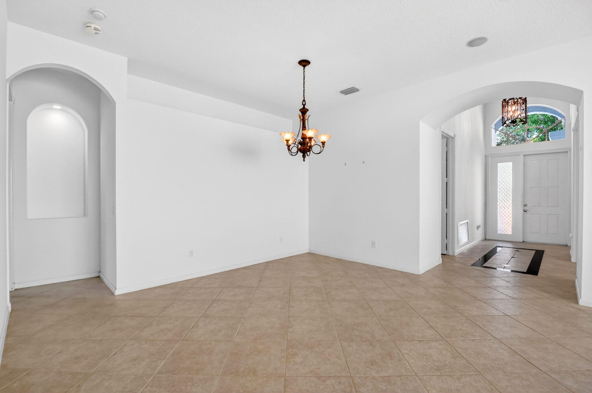 VALENCIA SHORES - Residential