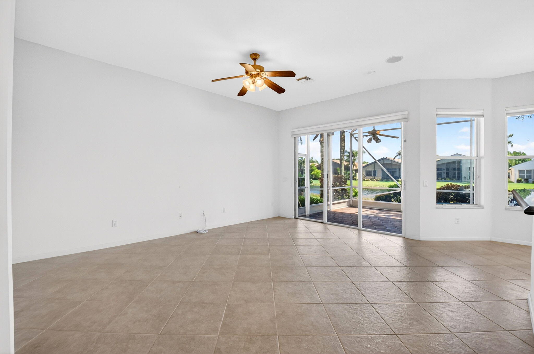 VALENCIA SHORES - Residential