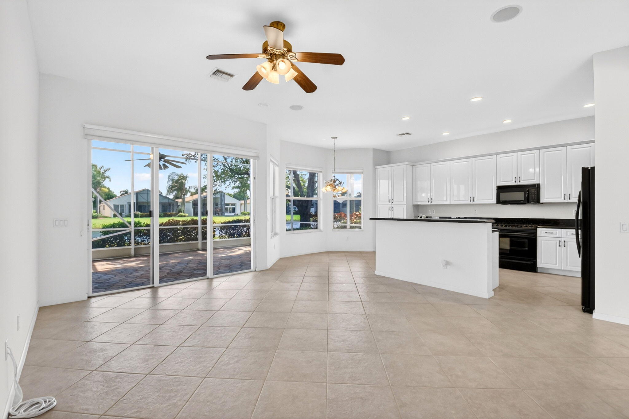 VALENCIA SHORES - Residential