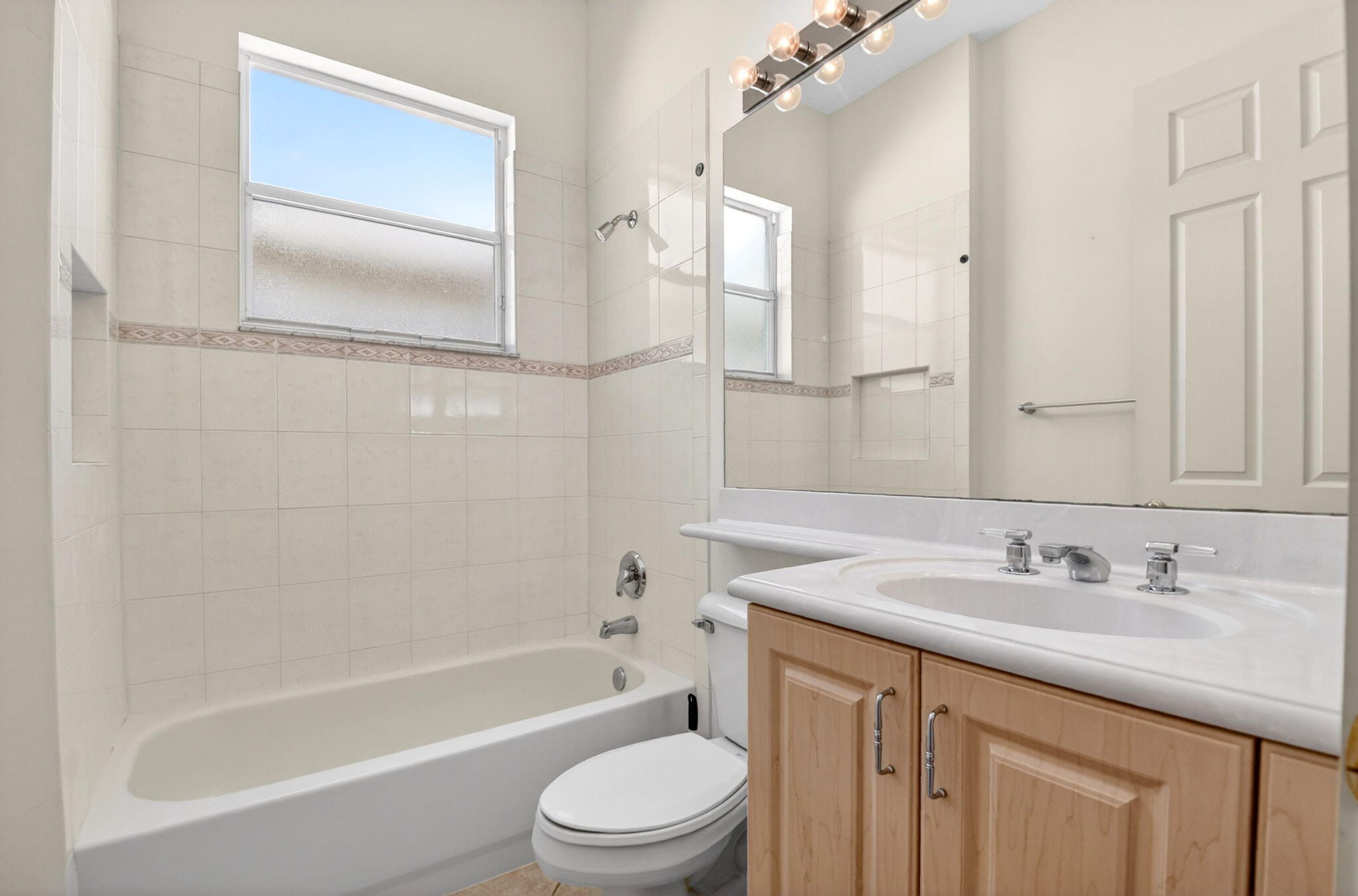 VALENCIA SHORES - Residential