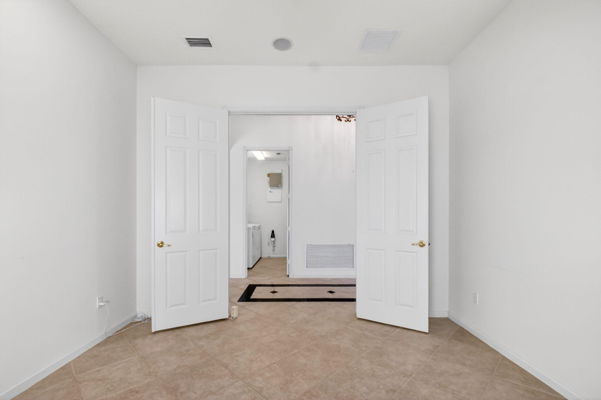 VALENCIA SHORES - Residential