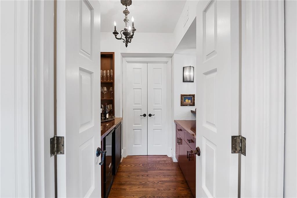 Idlewyld 1-19 B - Residential