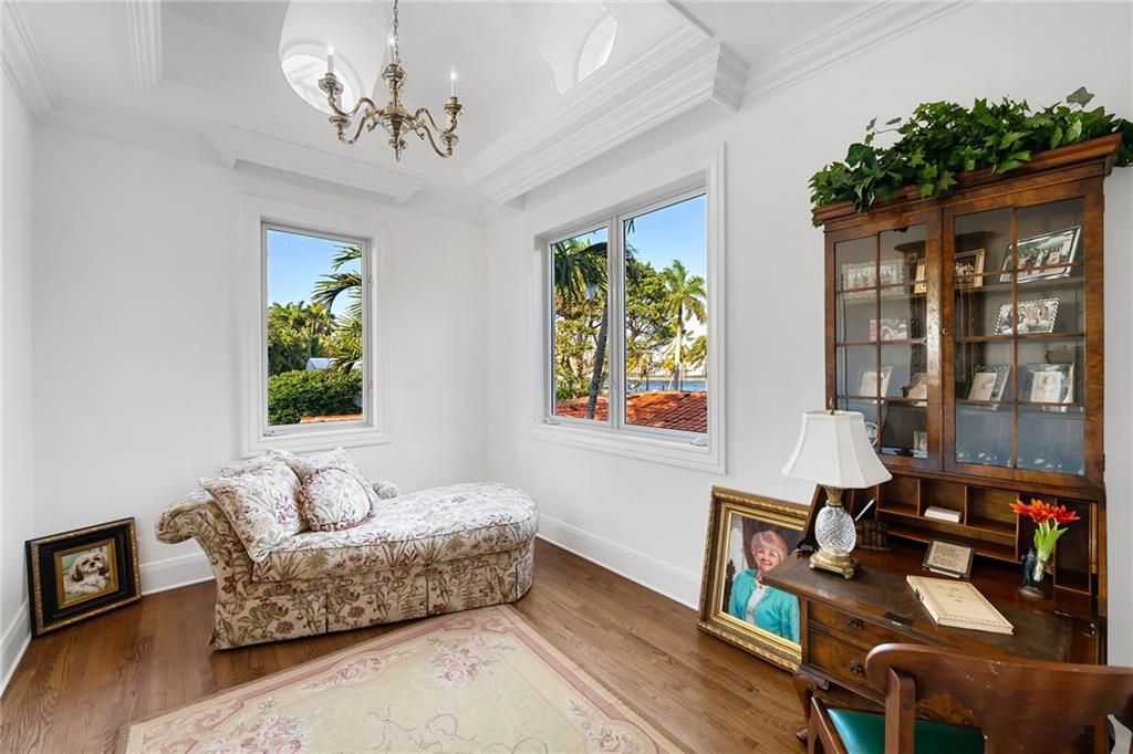 Idlewyld 1-19 B - Residential