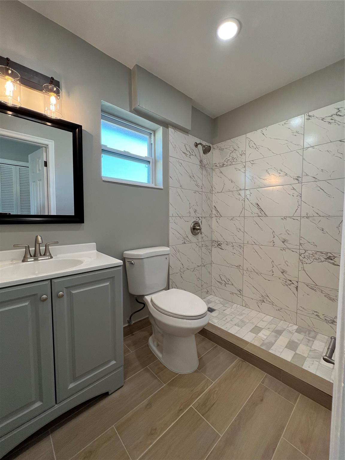 Lauder-Gate 26-48 B - Residential Lease