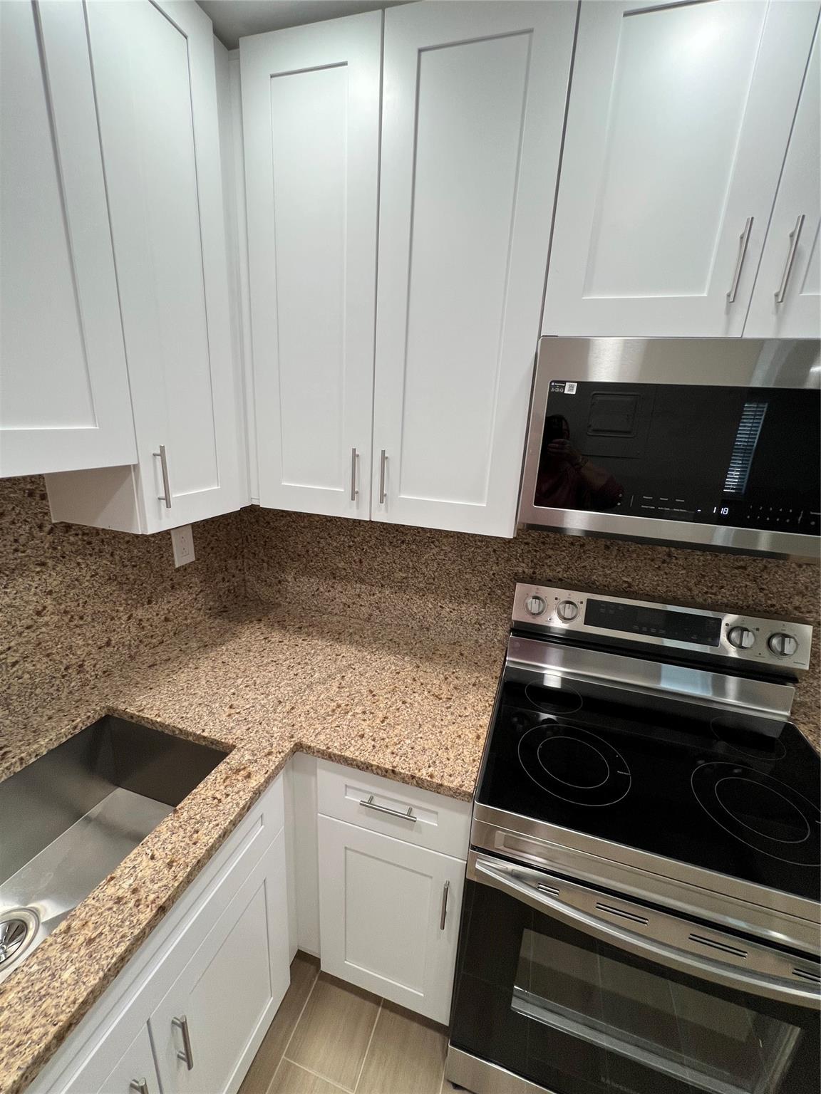 Lauder-Gate 26-48 B - Residential Lease