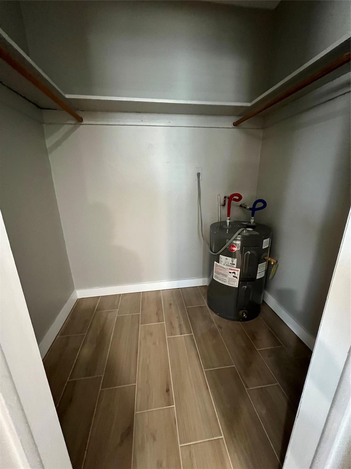 Lauder-Gate 26-48 B - Residential Lease