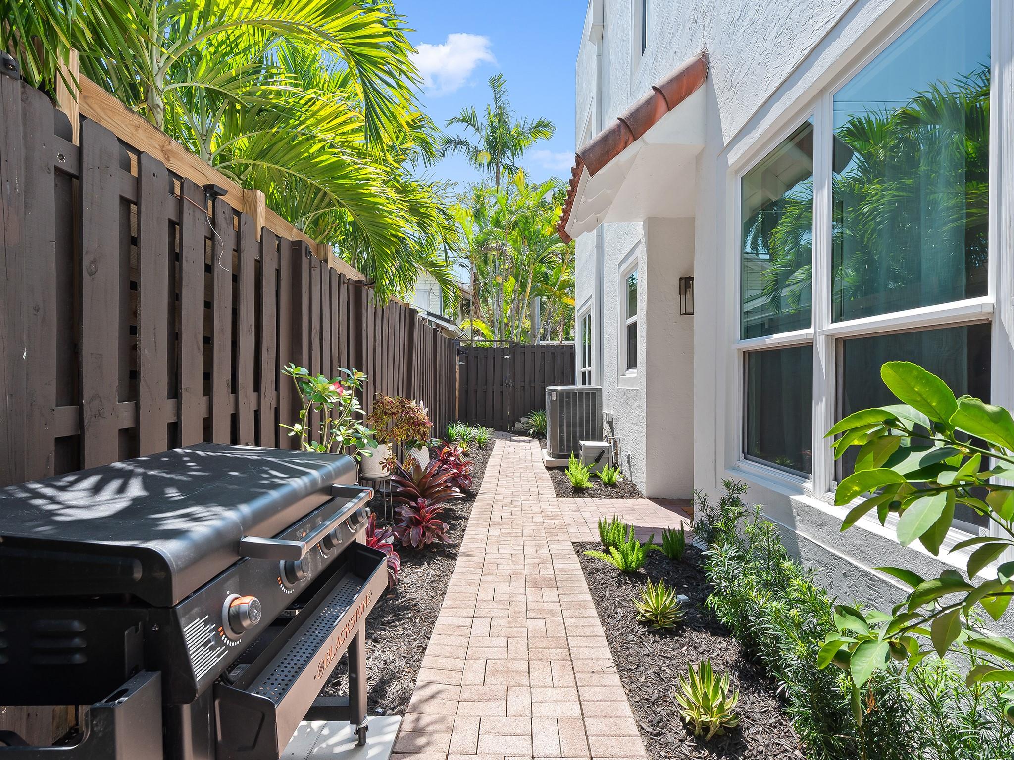 Colee Hammock 1-17 B - Residential