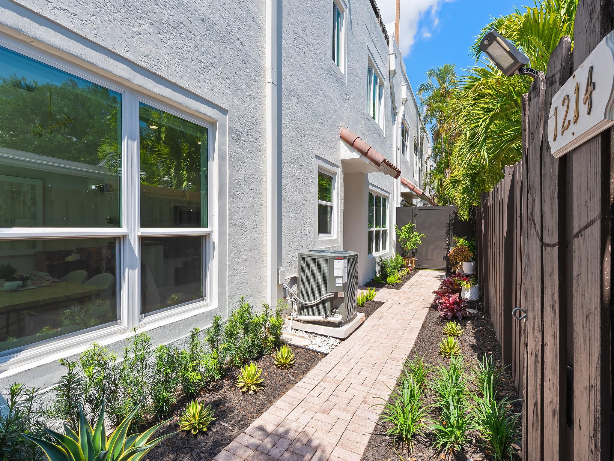 Colee Hammock 1-17 B - Residential