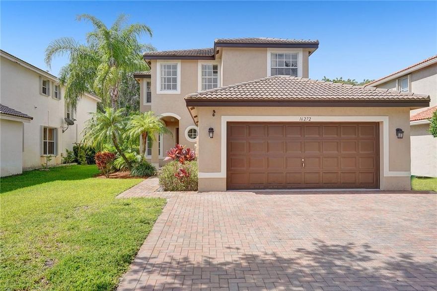 PRICE REDUCTION!!DON'T MISS THIS GREAT OPPOURTUNITY TO OWN THIS GORGEOUS 5 BEDROOM 3 BATHROOM HOME WITH 2 CAR GARAGE LOCATED IN DESIRABLE SILVER ISLES. THIS ELEGANT HOME HAS AN UPGRADED KITCHEN WITH STAINLESS STEEL APPLIANCES. THIS FLOOR PLAN FEATURES ONE FULL BATH AND BEDROOM DOWNSTAIRS.  THE HOME IS DECORATED IN NEUTRAL COLORS, LIGHT BRIGHT AND OPEN. ALL TILE AND LAMINATE WOOD FLOORINGS.  IT'S CENTRALLY LOCATED CLOSE TO SHOPPING AREAS, RESTAURANTS, SCHOOLS AND MAJOR HIGHWAY. WILL NOT LAST, HOUSE IS IN MOVE-IN CONDITION