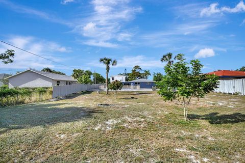 A home in Lake Worth Beach