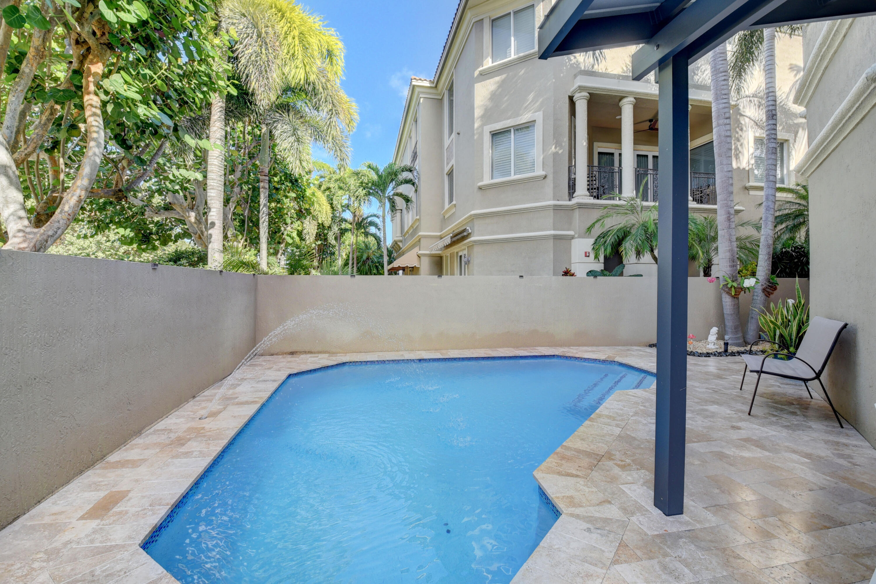 SATURNIA - Residential