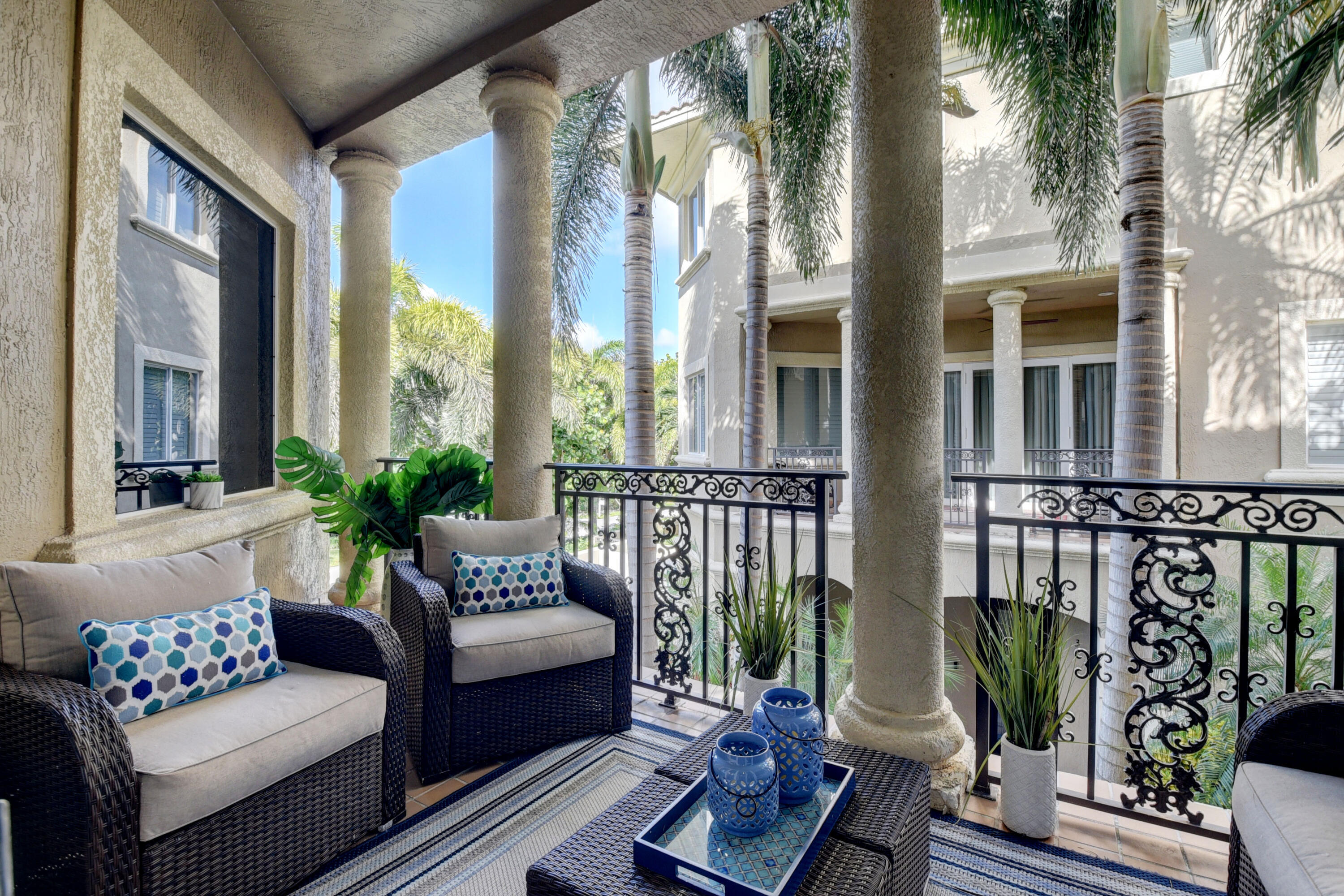 SATURNIA - Residential