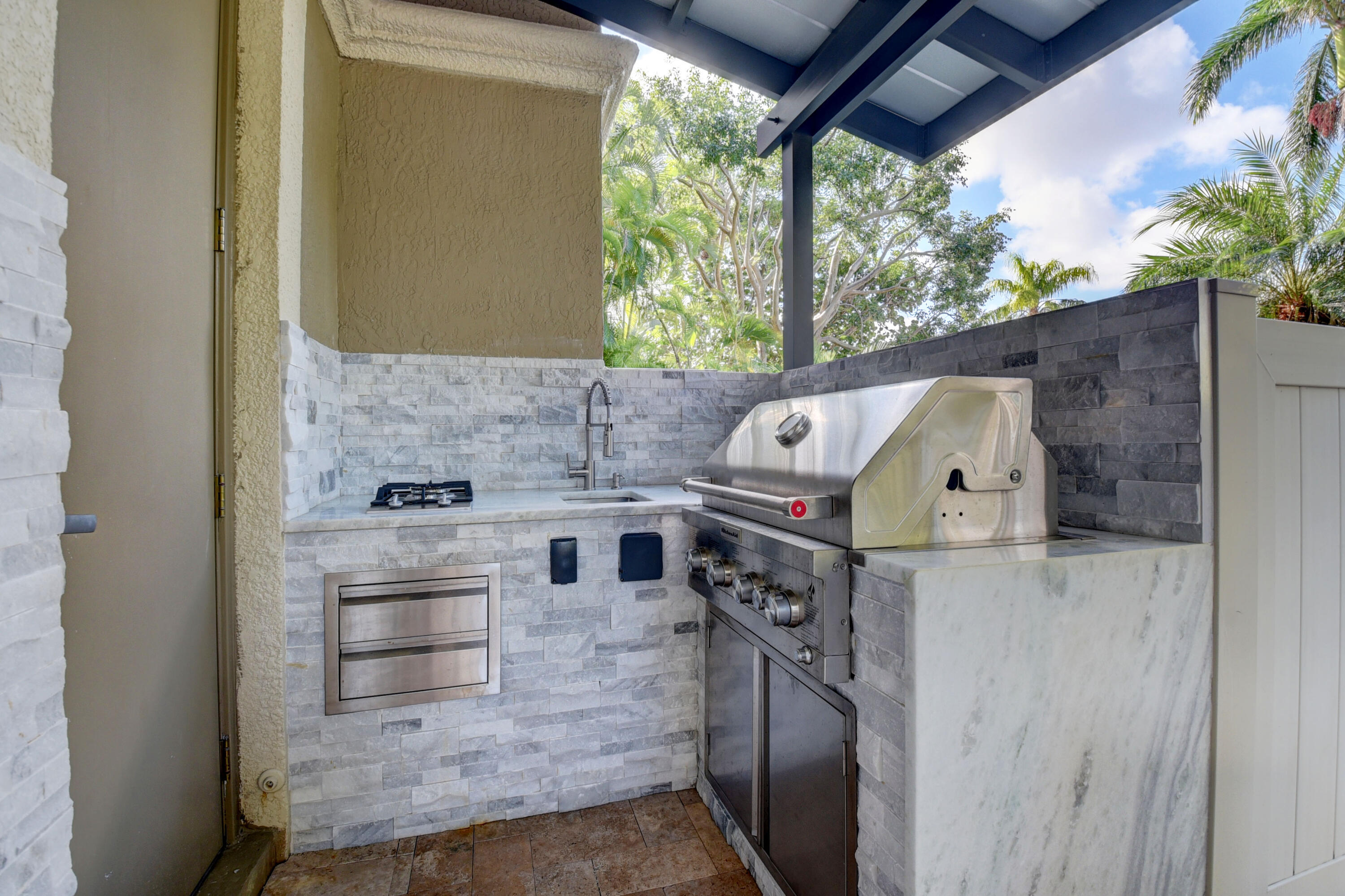 SATURNIA - Residential