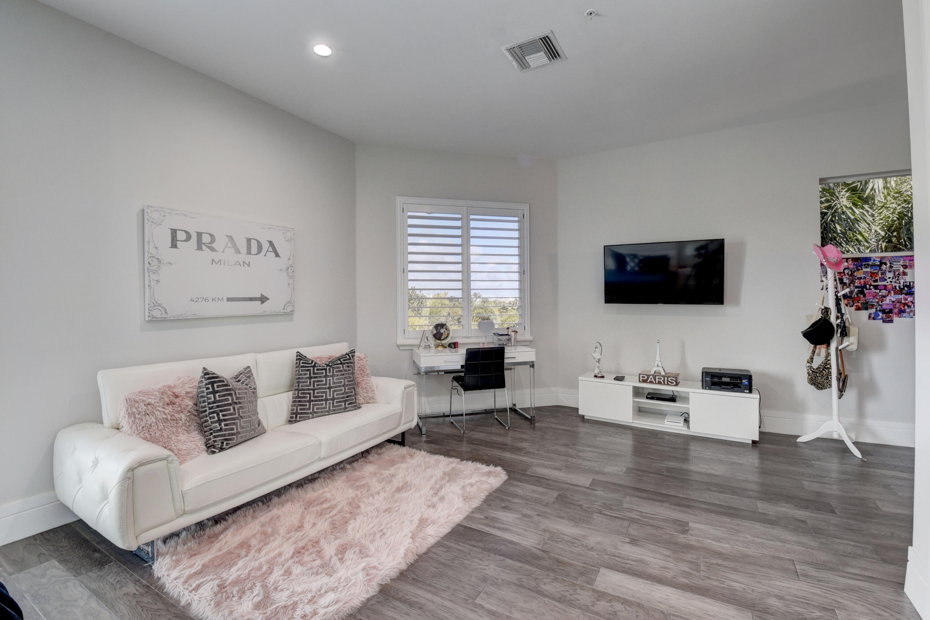 SATURNIA - Residential
