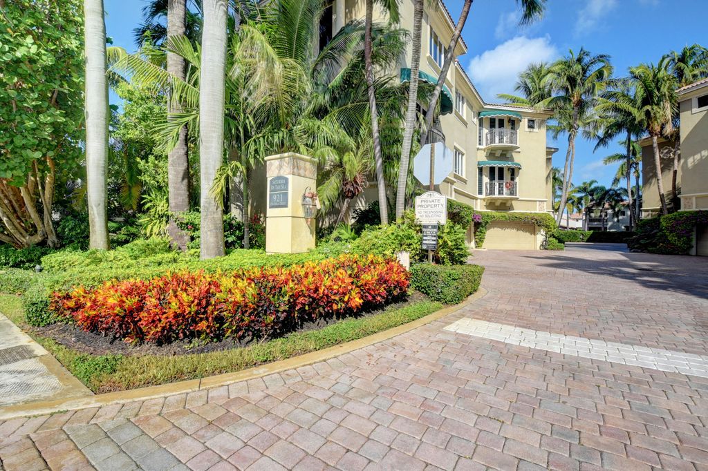 Photo of 921 Osceola Drive #4, Boca Raton, FL 33432 (MLS # B26027962)