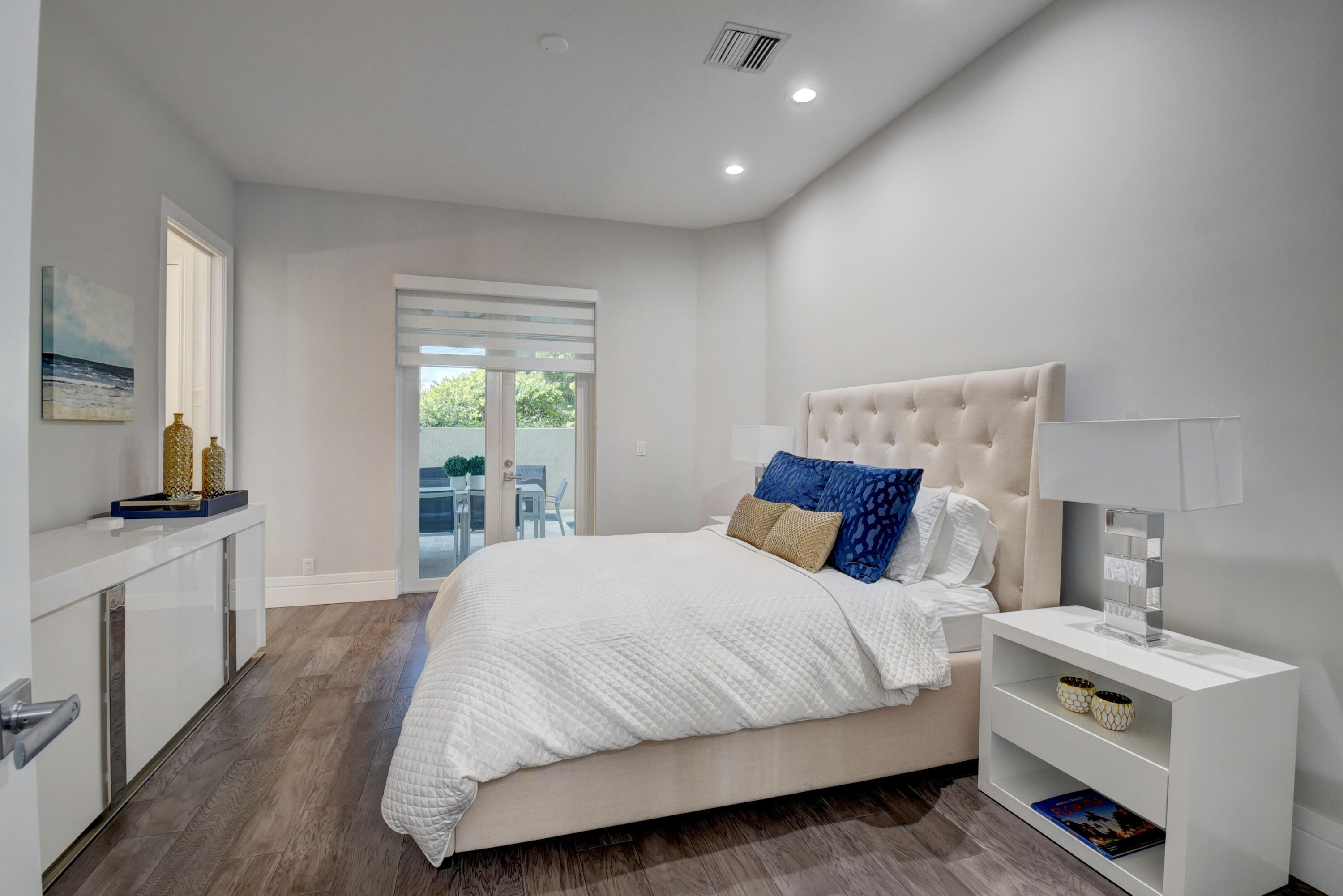SATURNIA - Residential