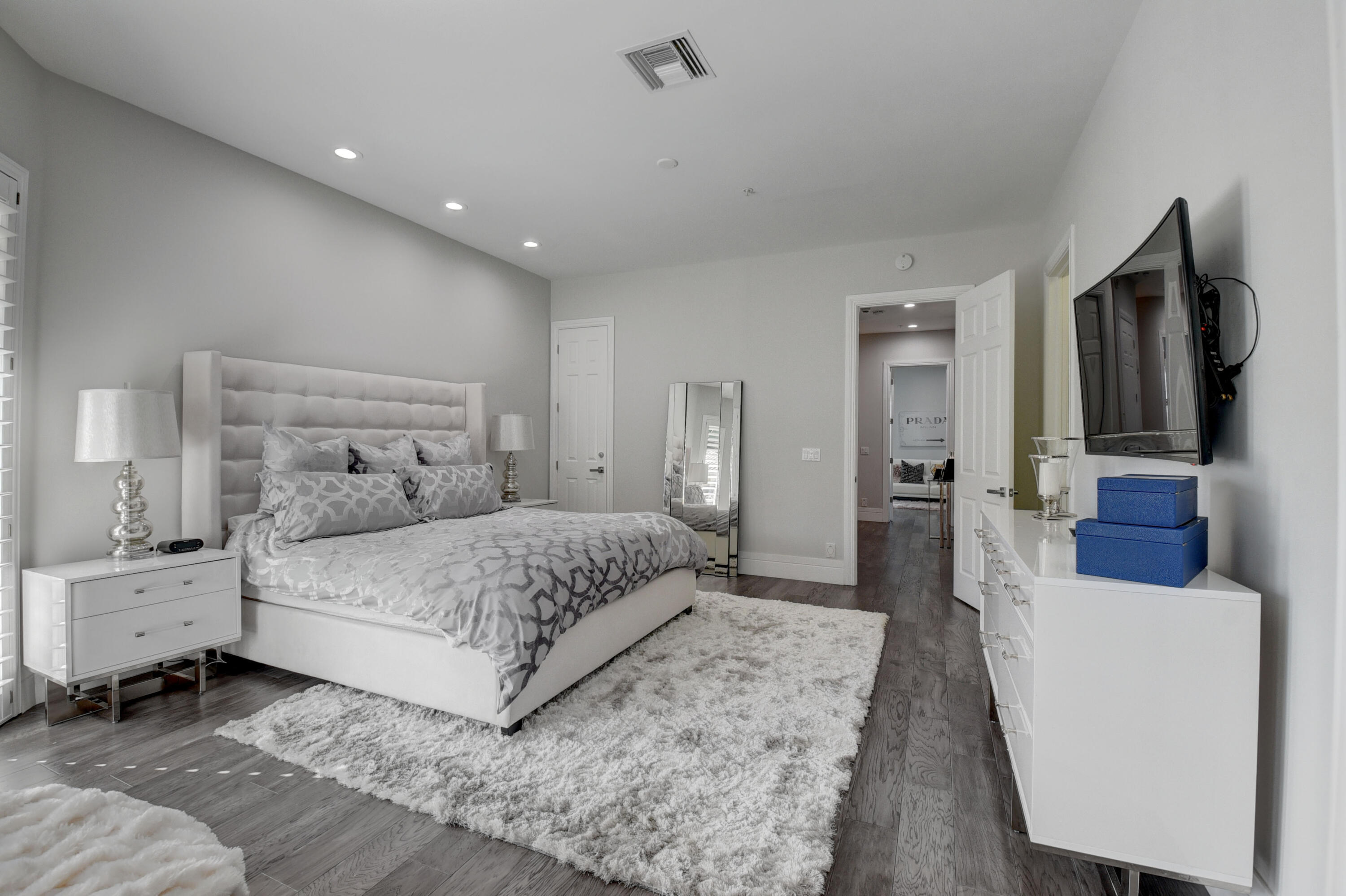 SATURNIA - Residential