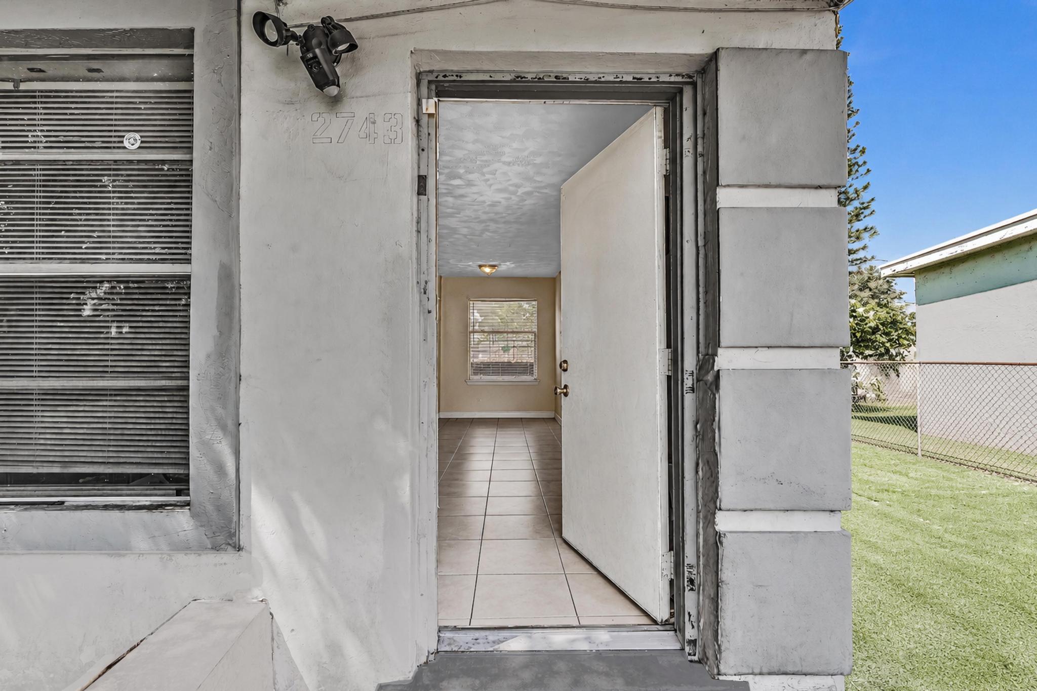 2743 NW 2nd Street