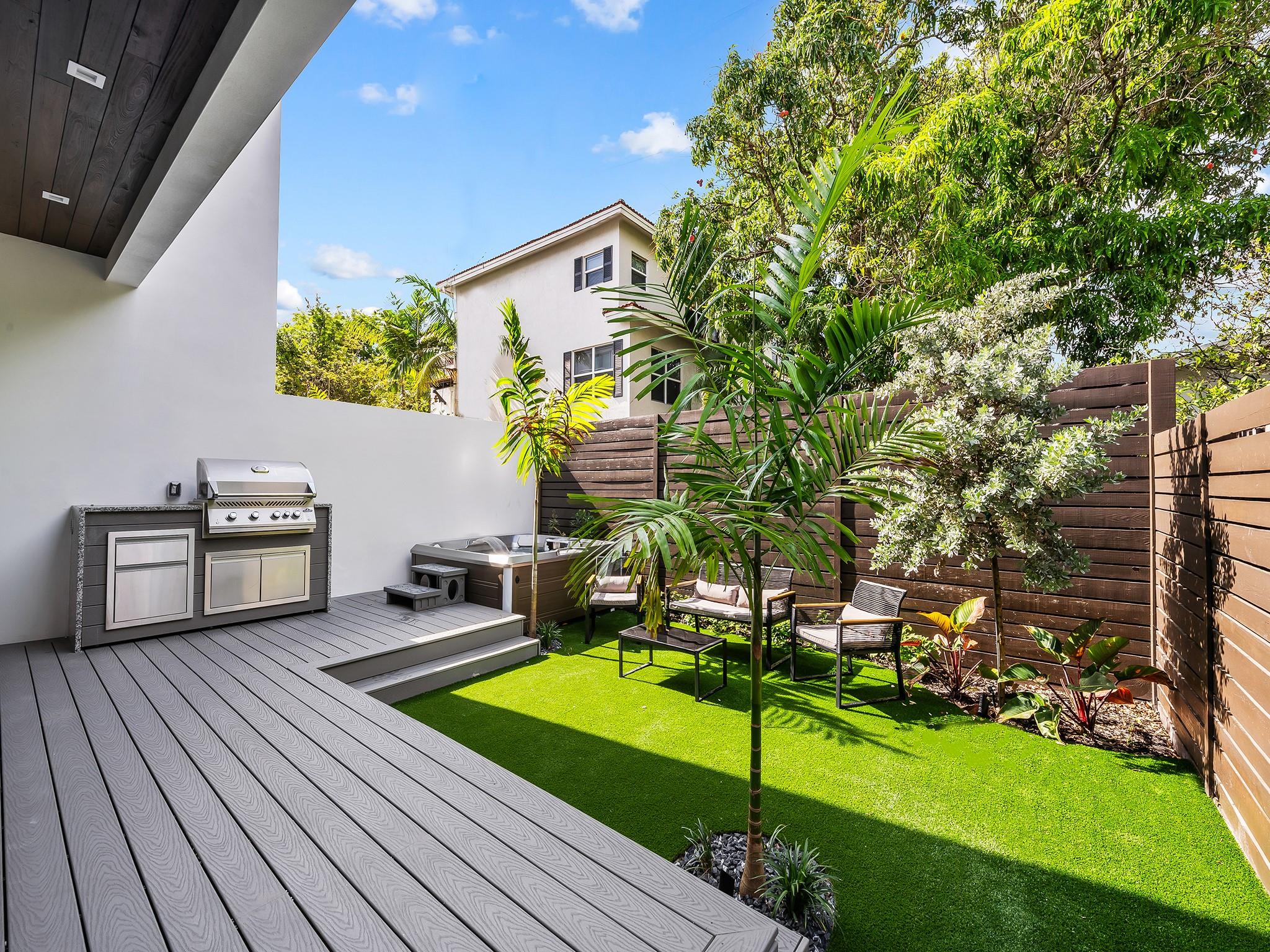 VICTORIA PARK - Residential Lease