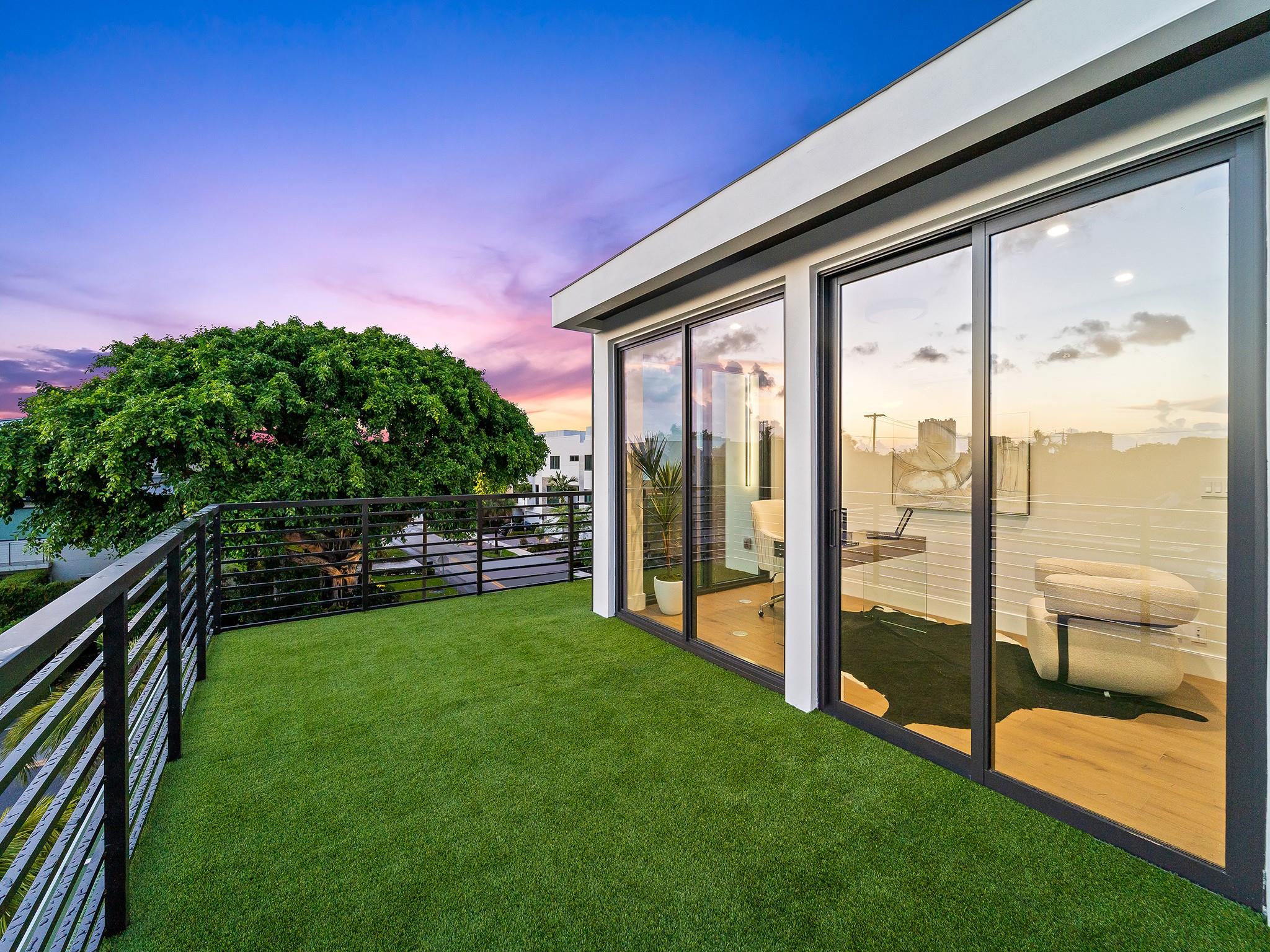 VICTORIA PARK - Residential Lease