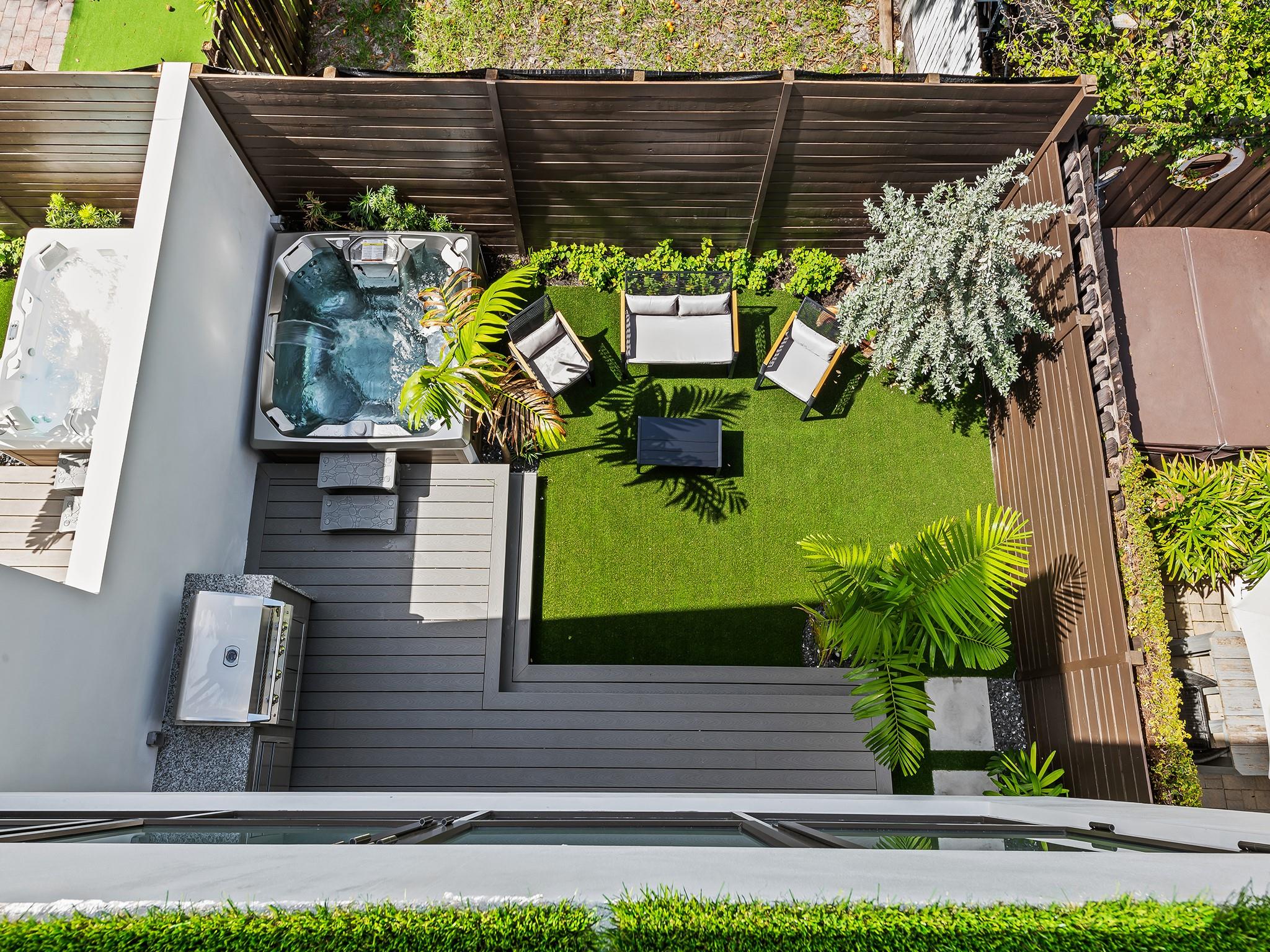 VICTORIA PARK - Residential Lease