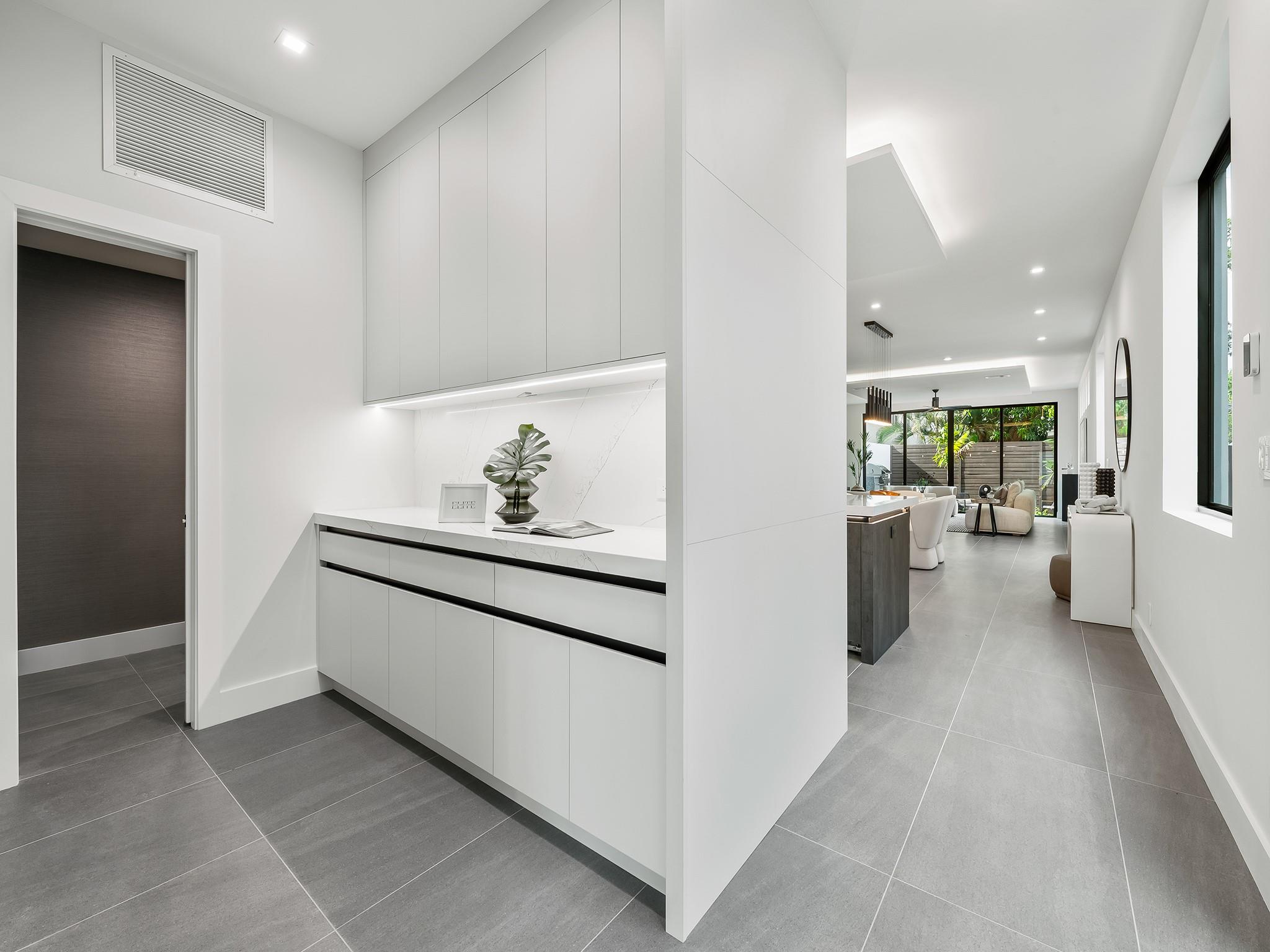 VICTORIA PARK - Residential Lease