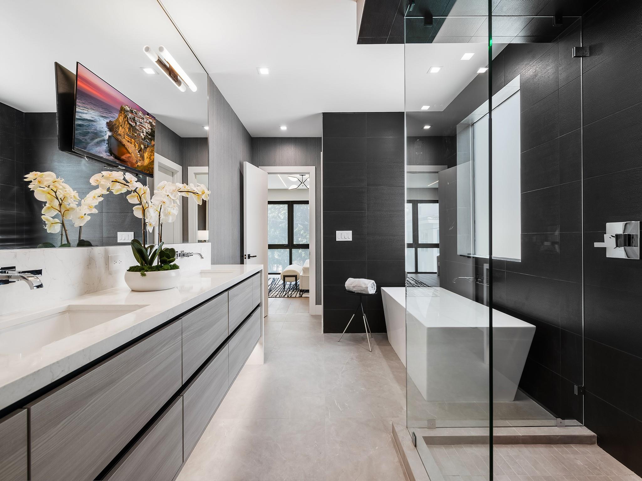 VICTORIA PARK - Residential Lease