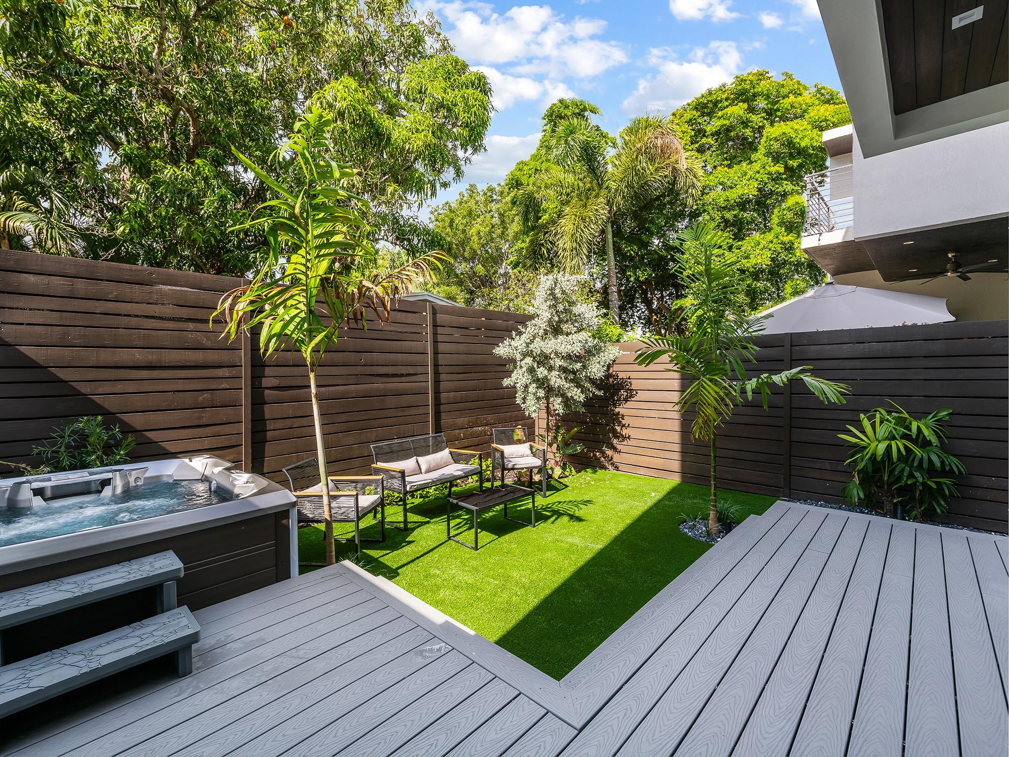 VICTORIA PARK - Residential Lease