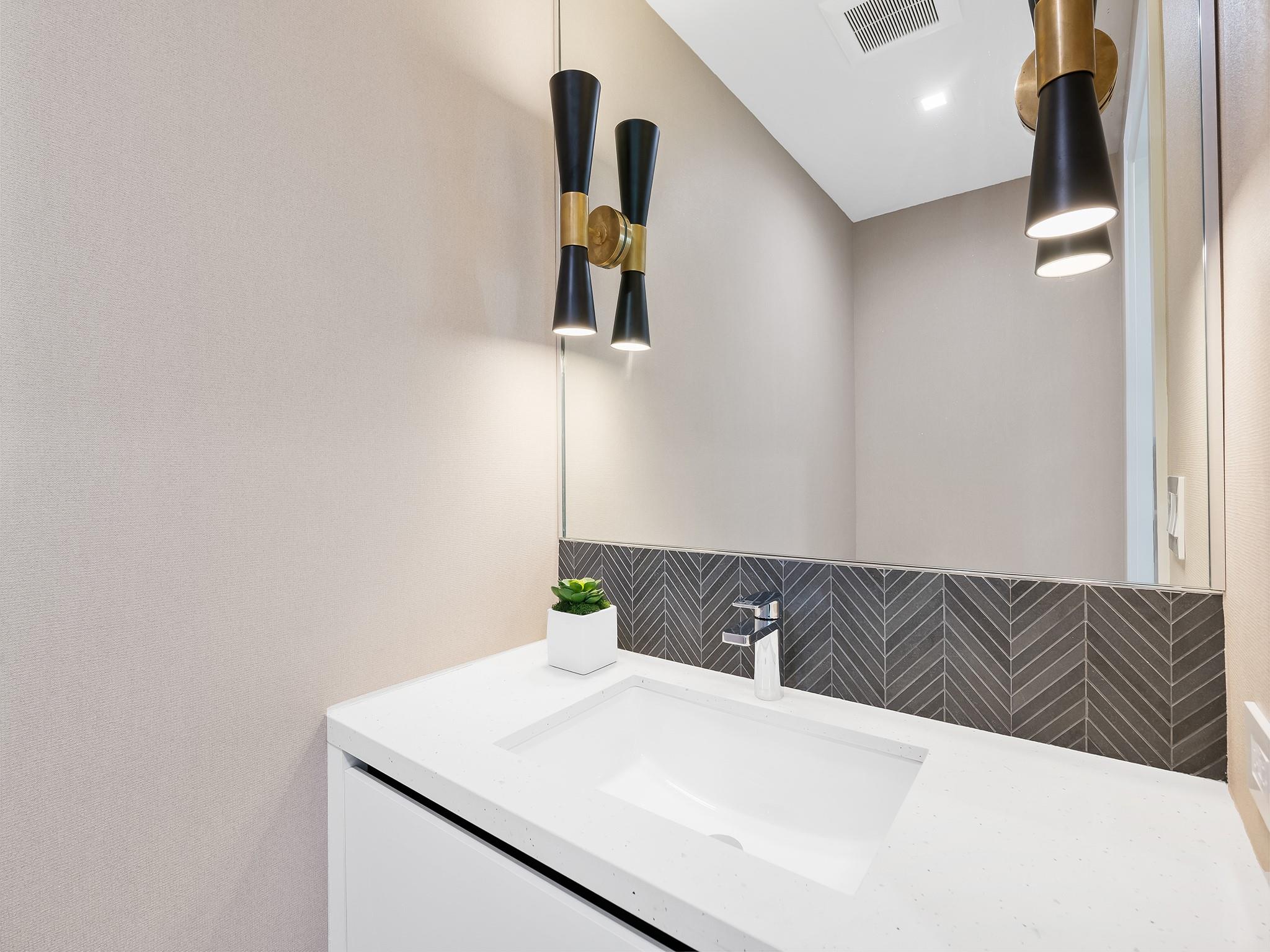 VICTORIA PARK - Residential Lease