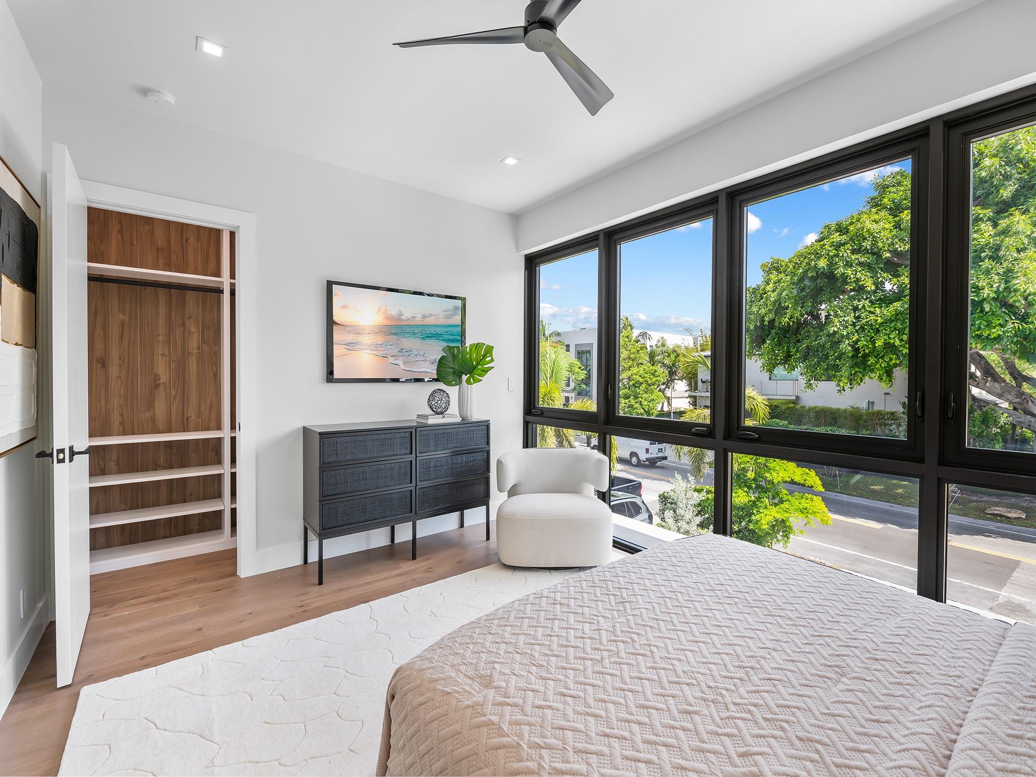 VICTORIA PARK - Residential Lease