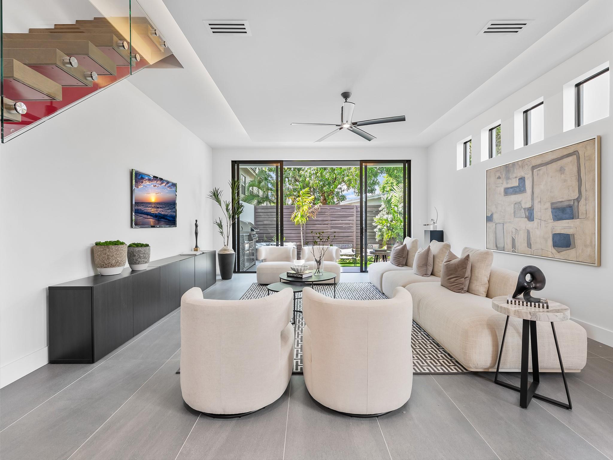 VICTORIA PARK - Residential Lease