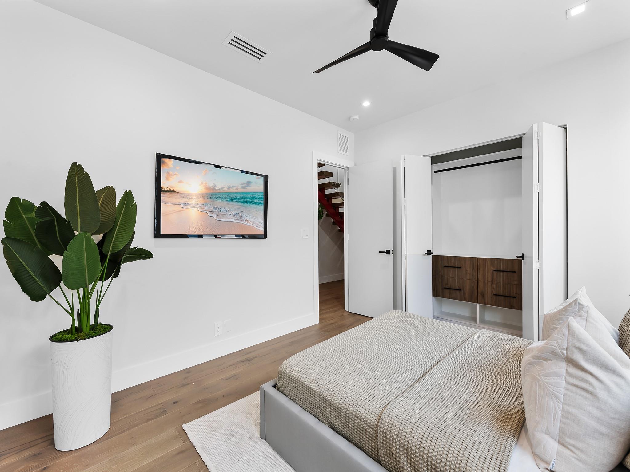 VICTORIA PARK - Residential Lease