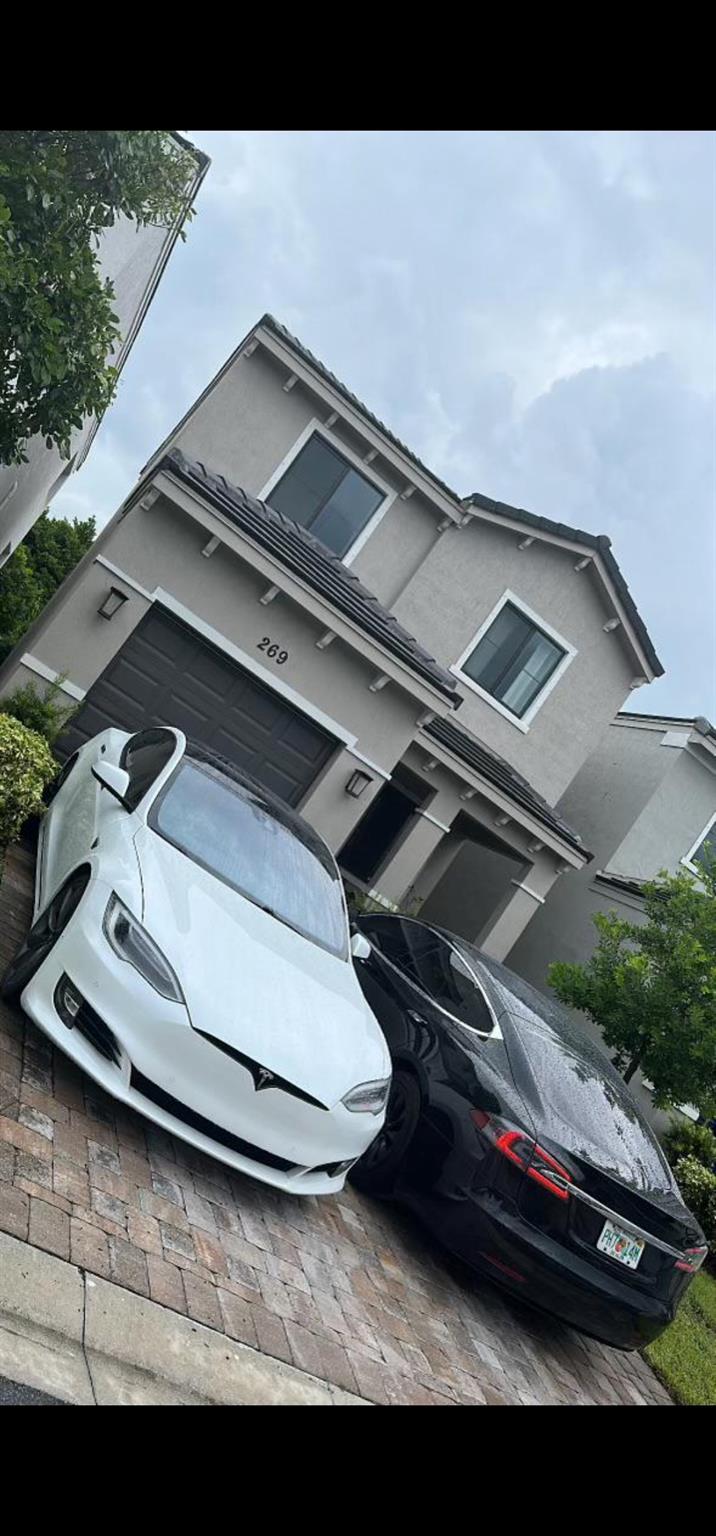 269 NW 36th Ave