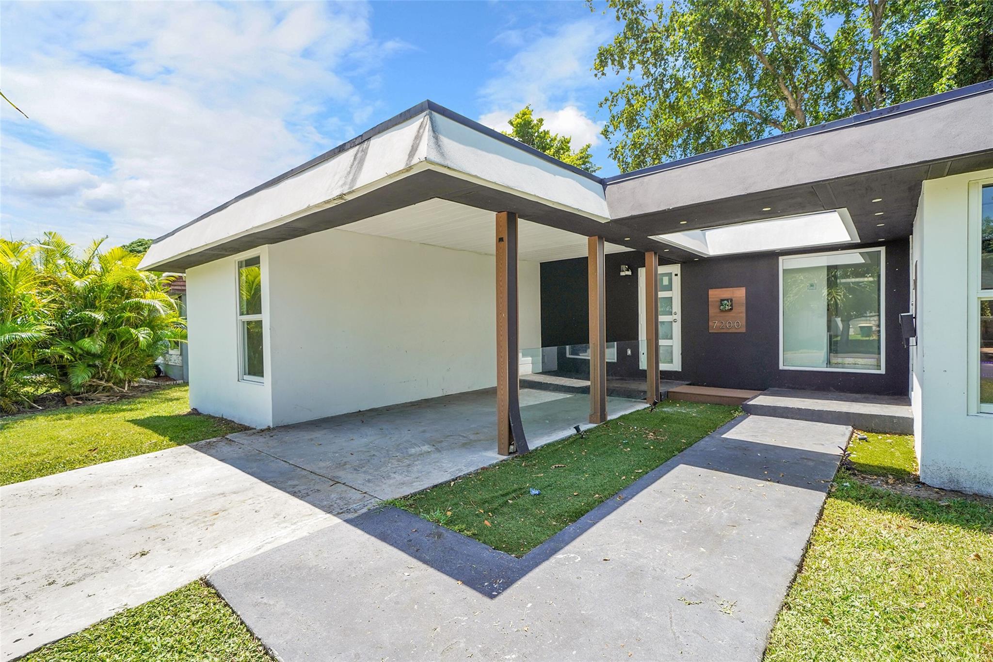 7200 NW 68th St
