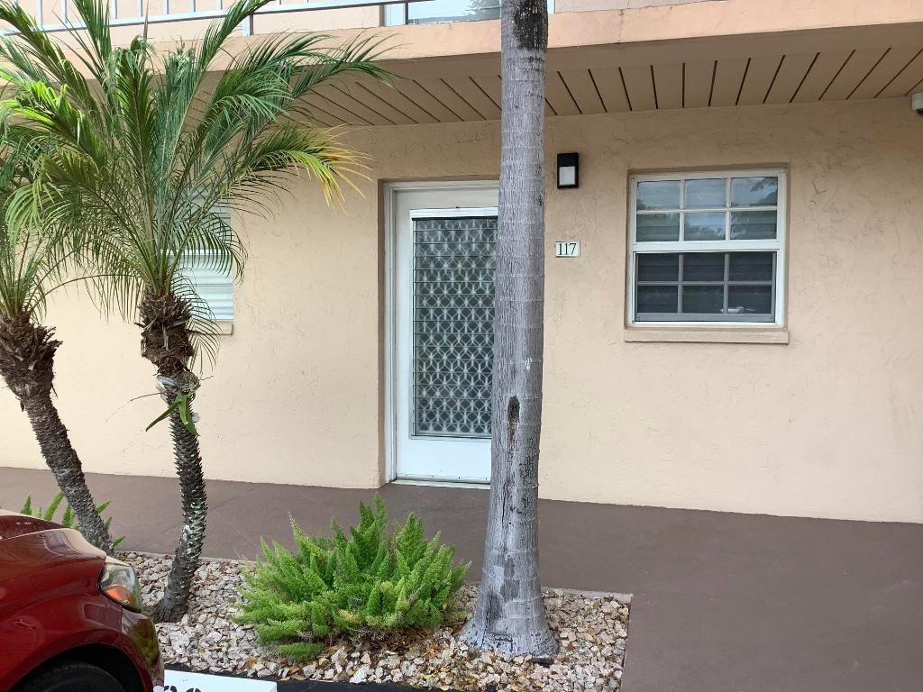 Photo of 2515 NE 2nd Court #117, Boynton Beach, FL 33435 (MLS # R11109091)