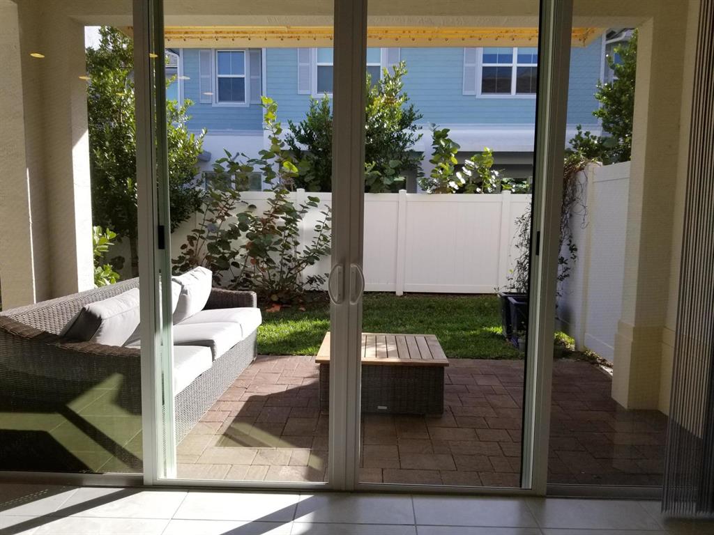 POINTE MIDTOWN - Residential Lease