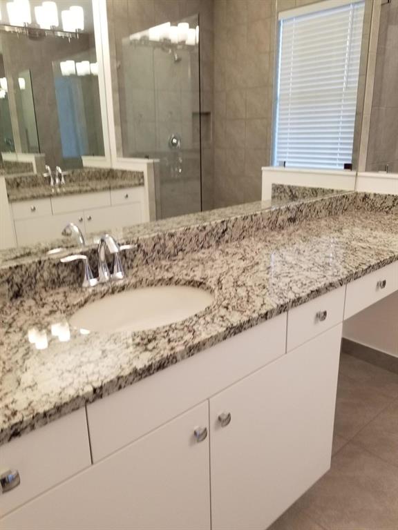 POINTE MIDTOWN - Residential Lease