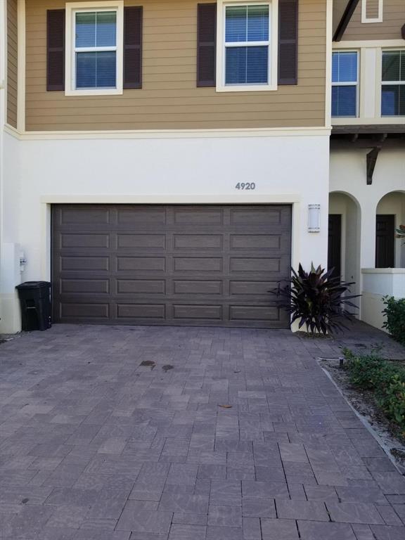 POINTE MIDTOWN - Residential Lease