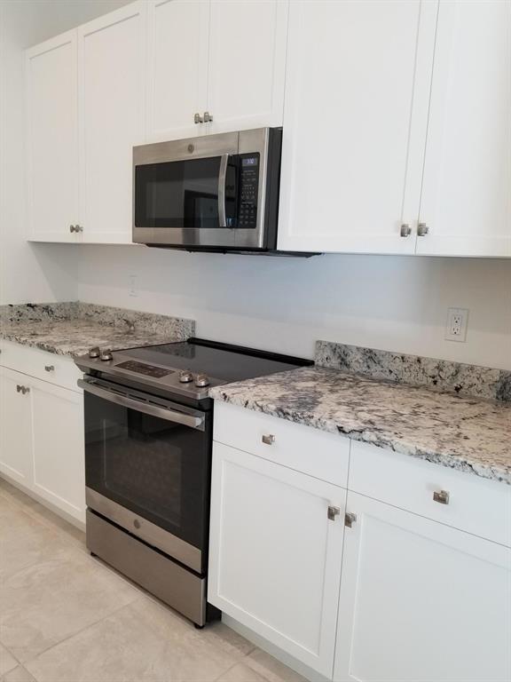 POINTE MIDTOWN - Residential Lease