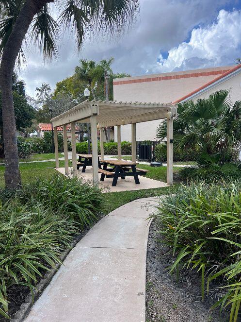 CORAL KEY CONDO - Residential Lease