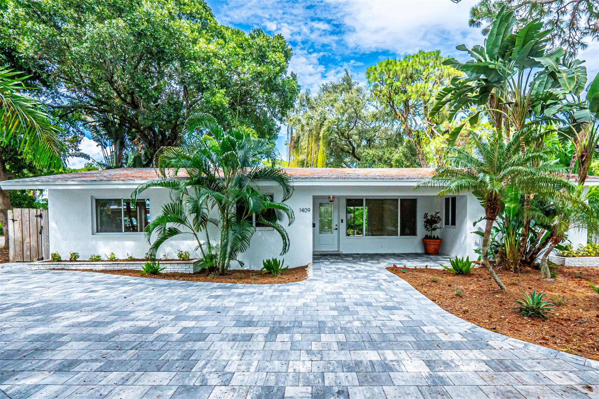 1409 NE 27th Dr