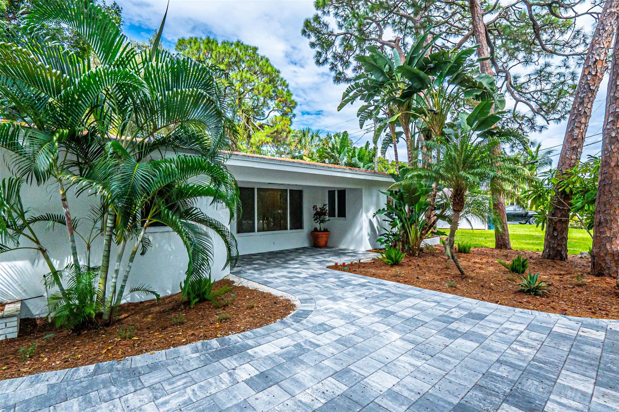 1409 NE 27th Dr