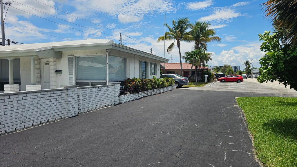 Photo of 2734 NE 32nd Street #1, Fort Lauderdale, FL 33306 (MLS # B26054434)